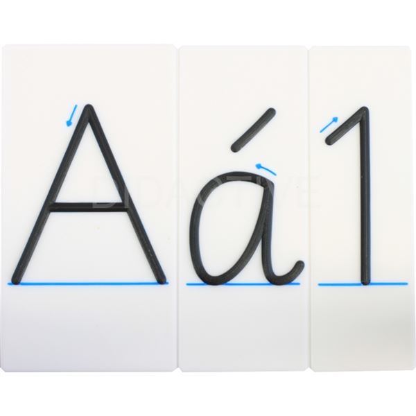 Hmatová písmena Comenia Script na destičce - kompletní sada (D6)