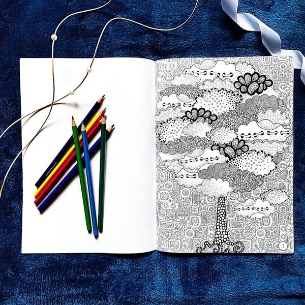 Keep calm & draw - Trees and ornaments